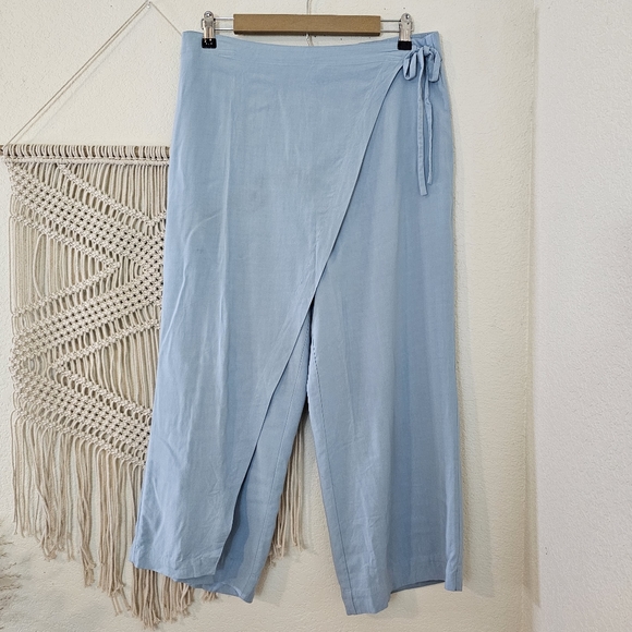 NWOT! Soft Surroundings Wrap Pants! Size Medium. - Picture 2 of 8